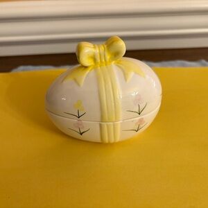 Ceramic Easter Egg Trinket Box with YELLOW Ribbon.  “Vintage.” NEW